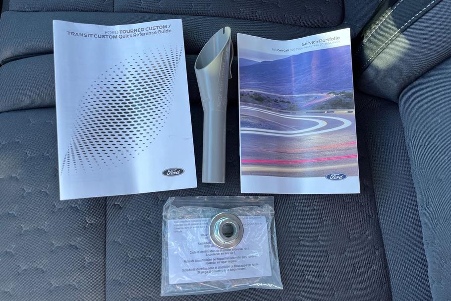 Used FORD TRANSIT CUSTOM YP75JHL 9