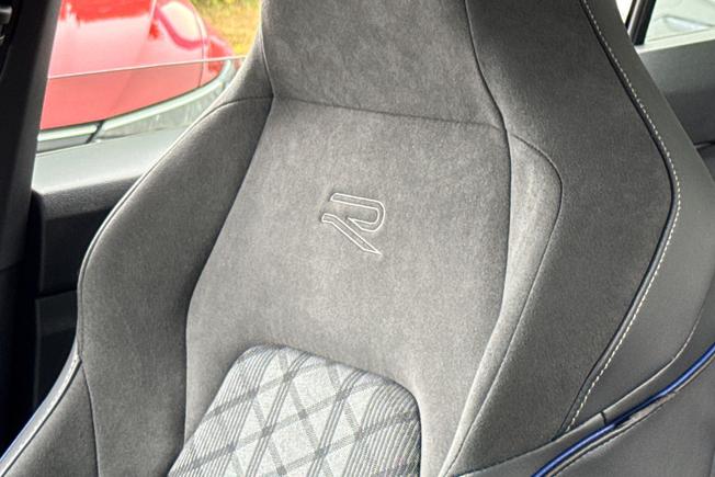 VOLKSWAGEN Golf Photo 44