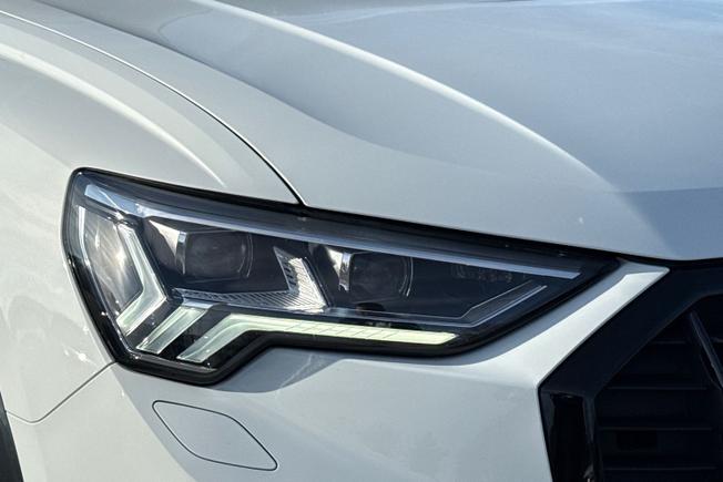 AUDI Q3 Photo 19