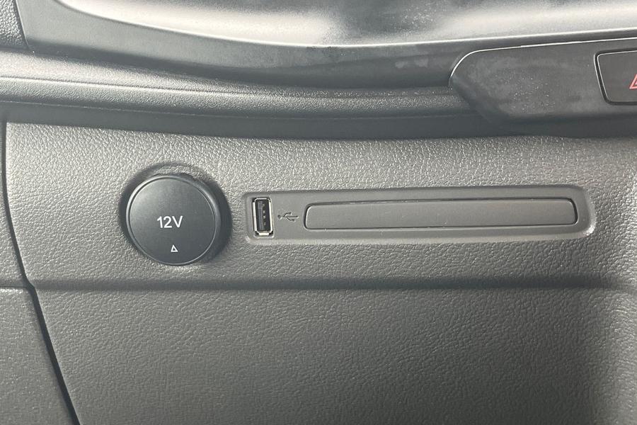 Ford TRANSIT CUSTOM Photo autoimg-4a8fda5f476429c9d5ffacb0bffc02fae4fb4b26.jpg