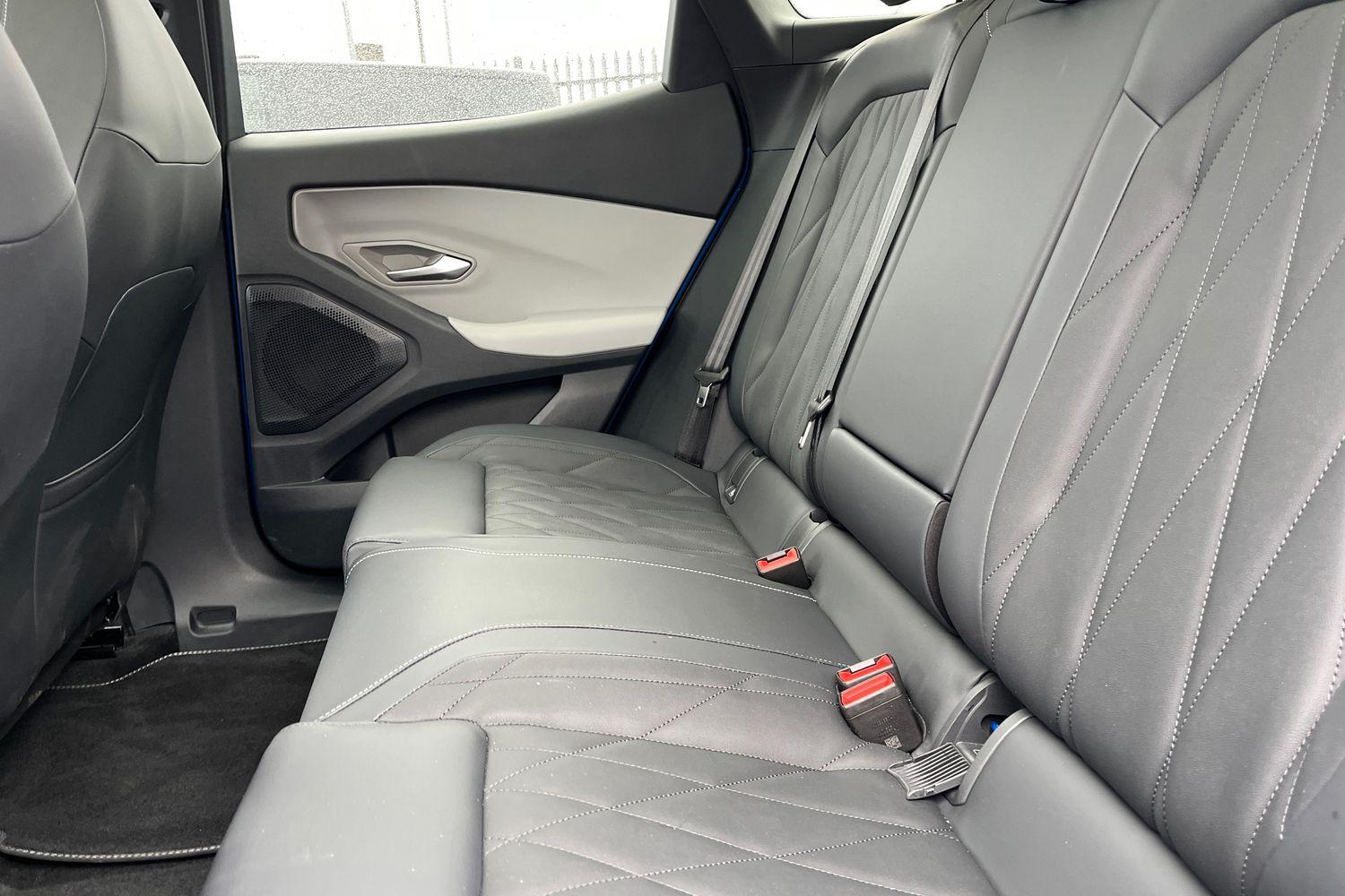 Ford Explorer Photo 19