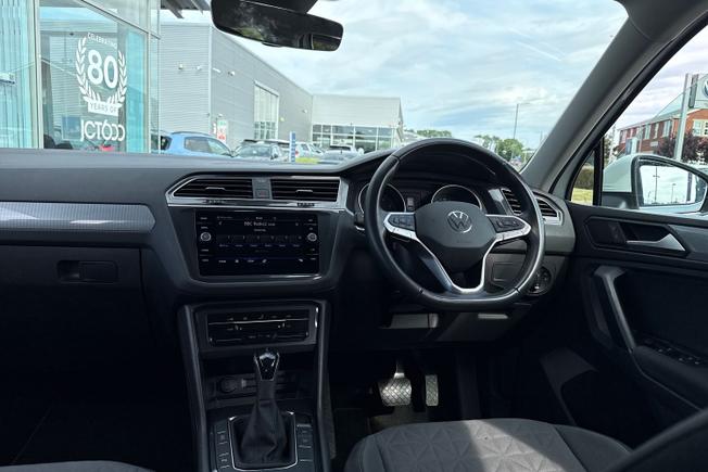 VOLKSWAGEN Tiguan Photo 42