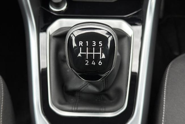 Volkswagen T-Roc Photo 22