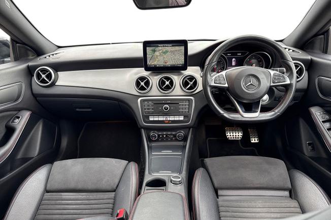 MERCEDES-BENZ CLA Class Photo 10