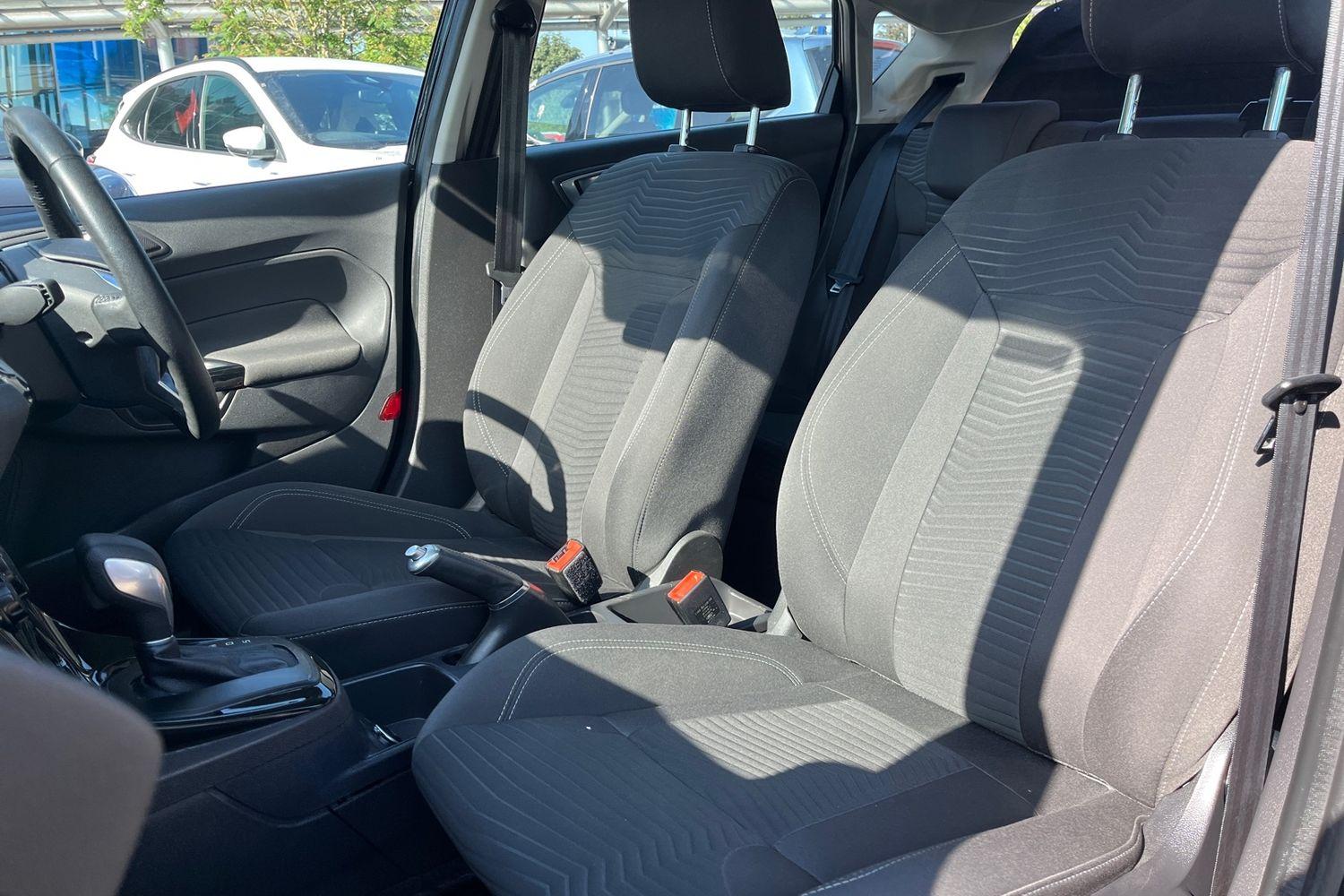 Ford Fiesta Photo 18