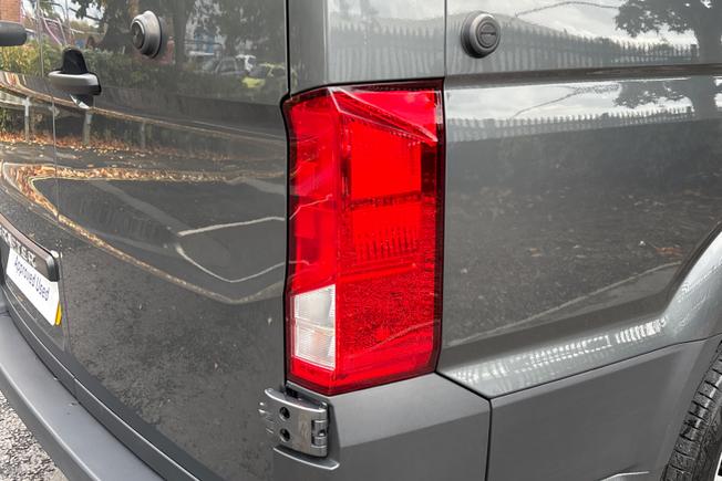 VOLKSWAGEN Crafter Photo 18