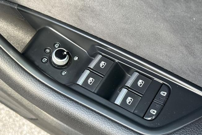 AUDI A4 Photo 29