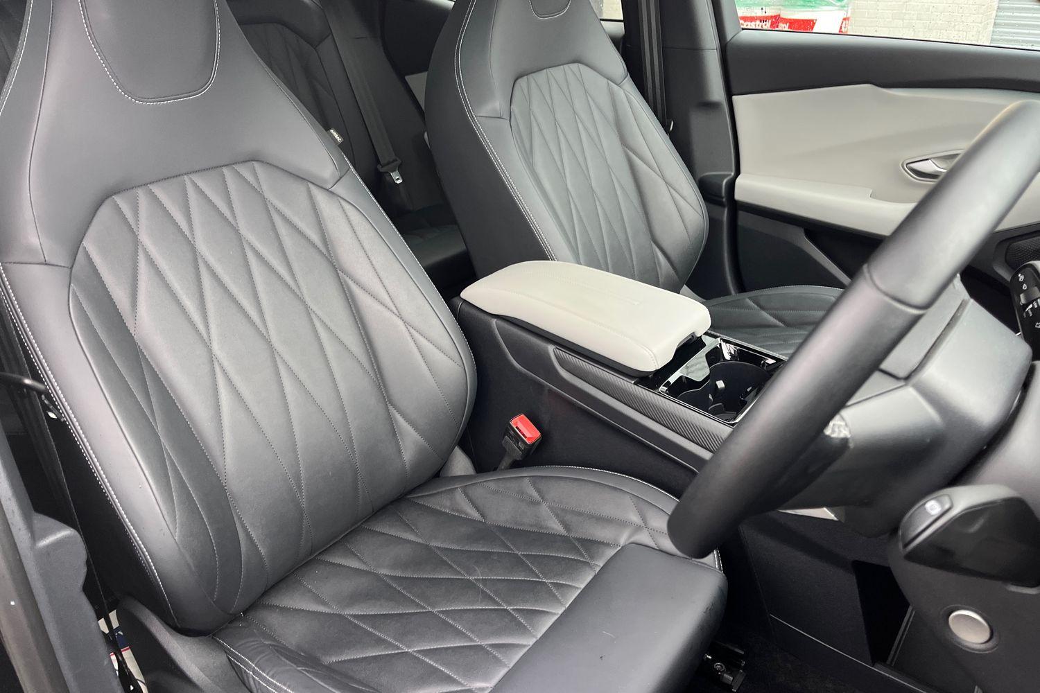 Ford Explorer Photo 16