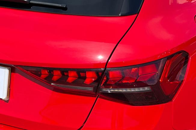 AUDI S3 Photo 18