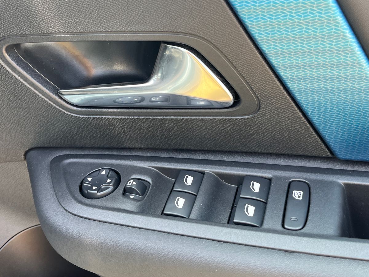 Citroen e-C4 Photo 25