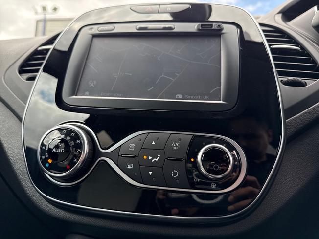 RENAULT Captur Photo 32