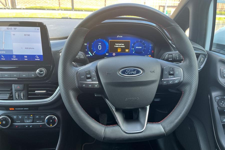 Ford FIESTA Photo autoimg-4ab317aaaf59dddd7ad0c9aa51611d67732699d3.jpg