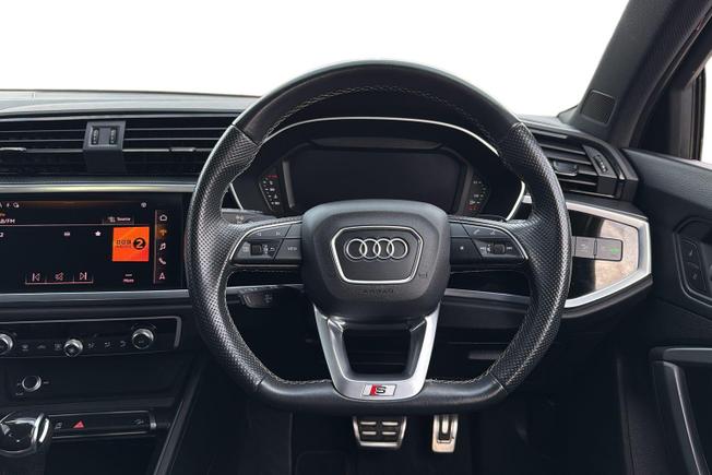 Audi Q3 Photo 11
