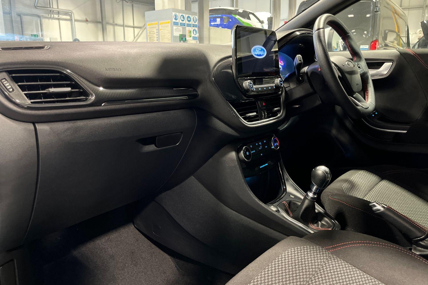 Ford PUMA Photo 17