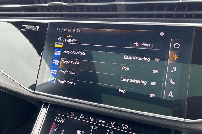 AUDI Rsq8 Photo 13