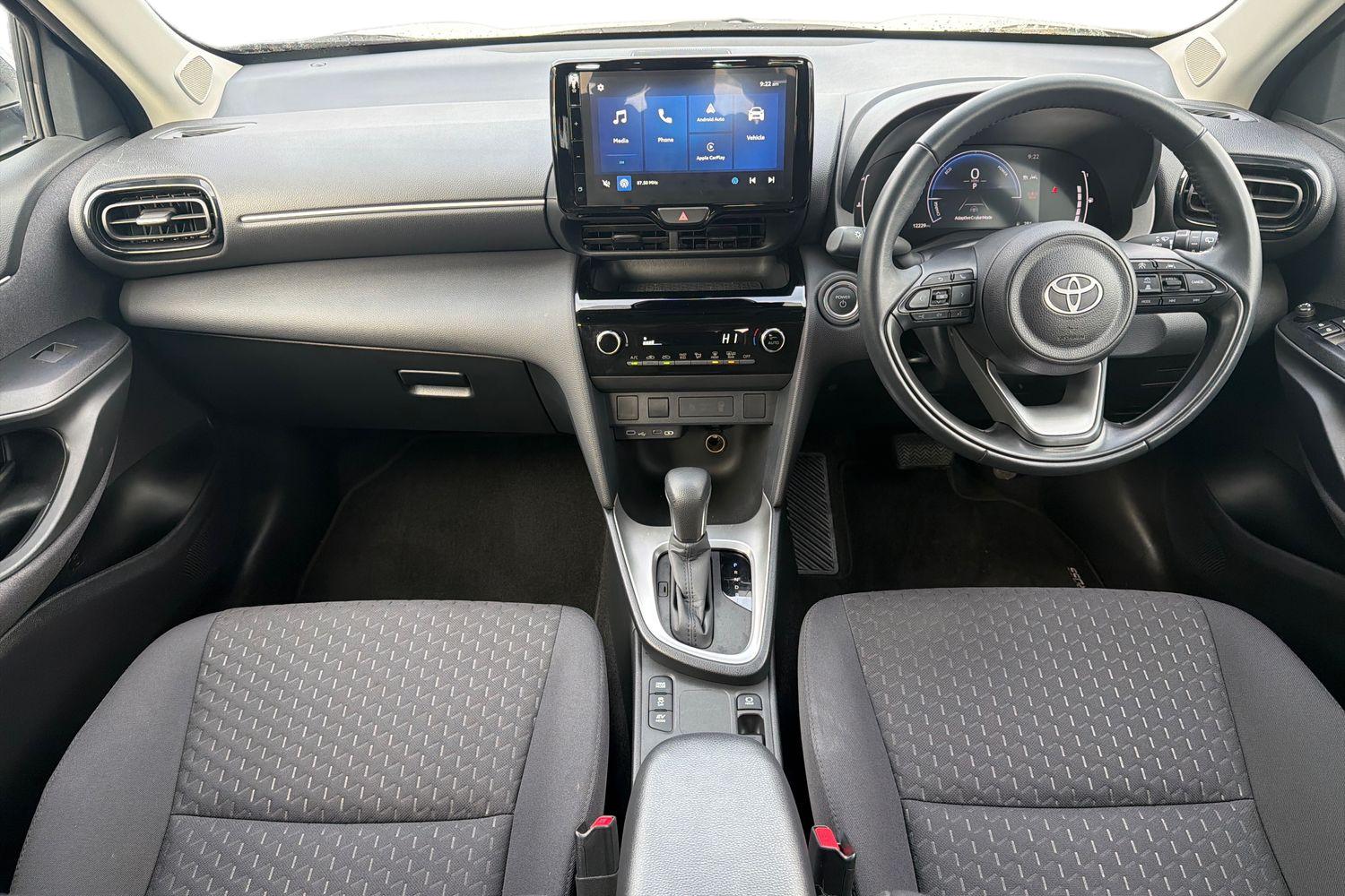 Toyota YARIS CROSS Photo 9