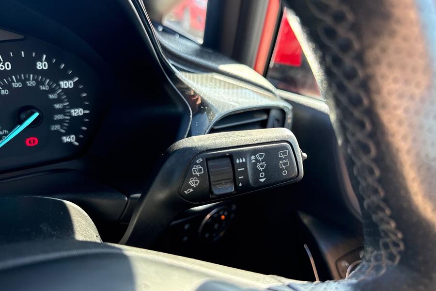 Ford FIESTA Photo autoimg-4ab6c60ae406163aee2a583b8518905ac017d237.jpg