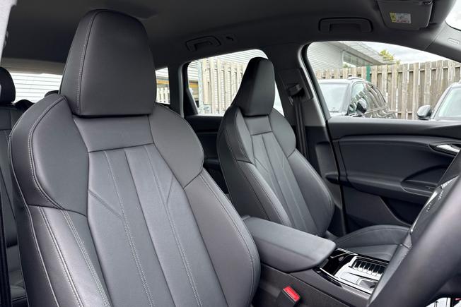 Audi Q6 e-tron Photo 28