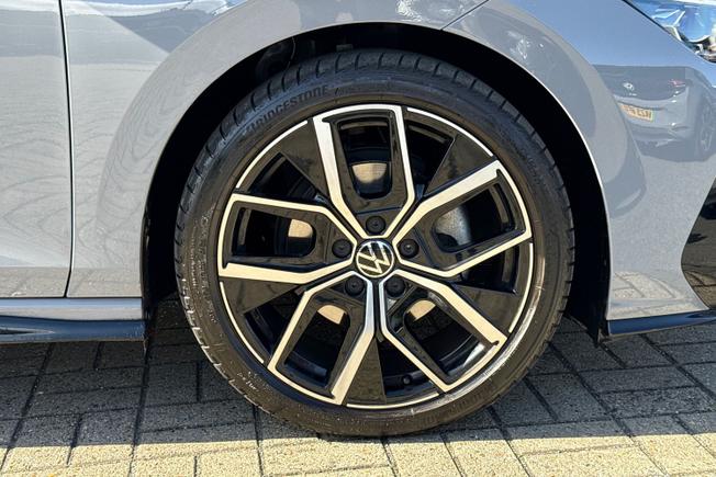 VOLKSWAGEN Golf Photo 5