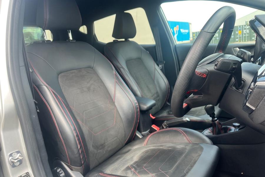 Ford FIESTA Photo autoimg-4abe416765b04d4cf3aee4b0910d13029bb709a1.jpg