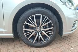 VOLKSWAGEN Golf Photo 5