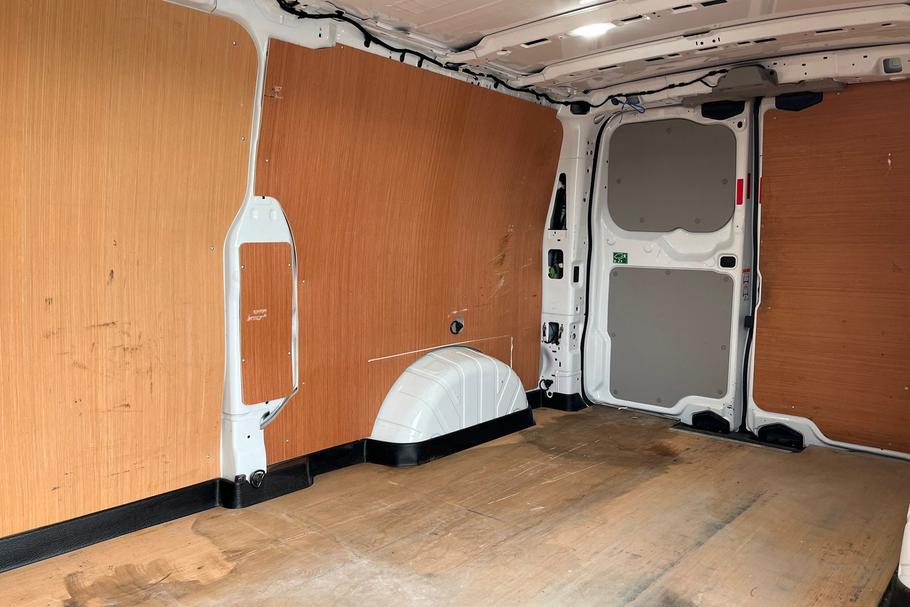 Used Ford TRANSIT CUSTOM FP24XFO 4