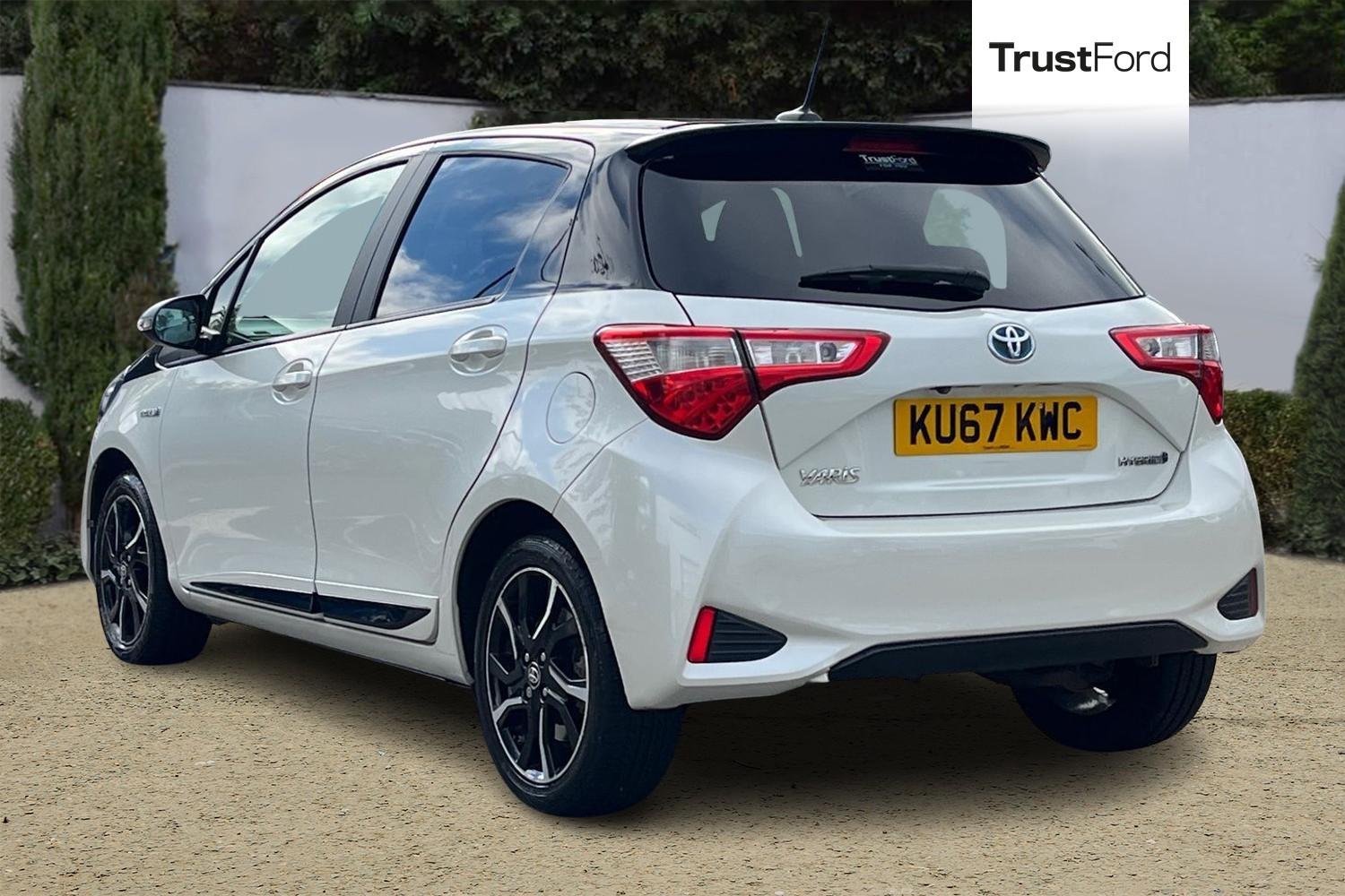 Toyota Yaris Photo 1