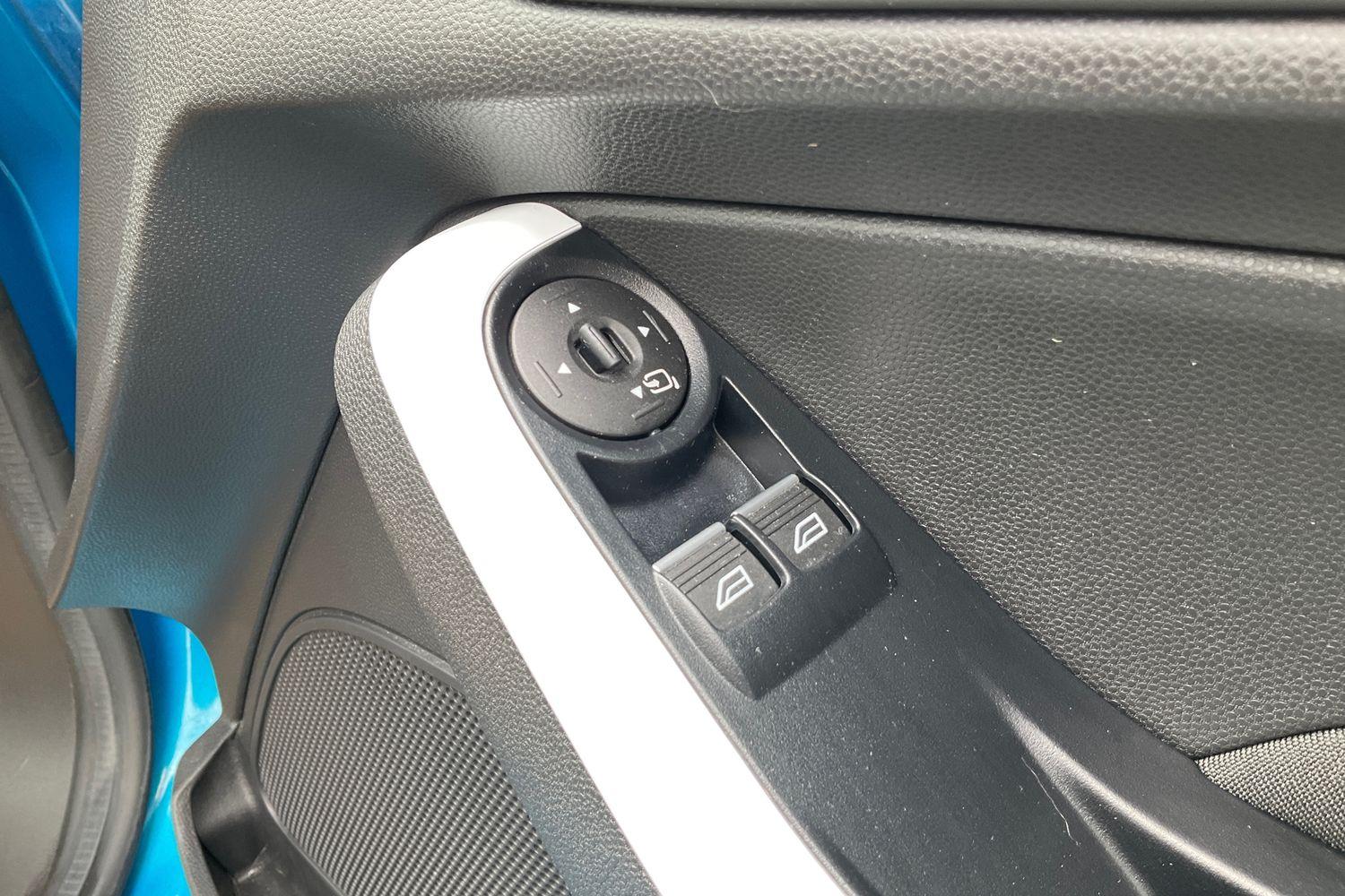 Ford FIESTA Photo 15