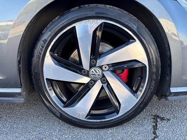 Volkswagen Golf Photo 5