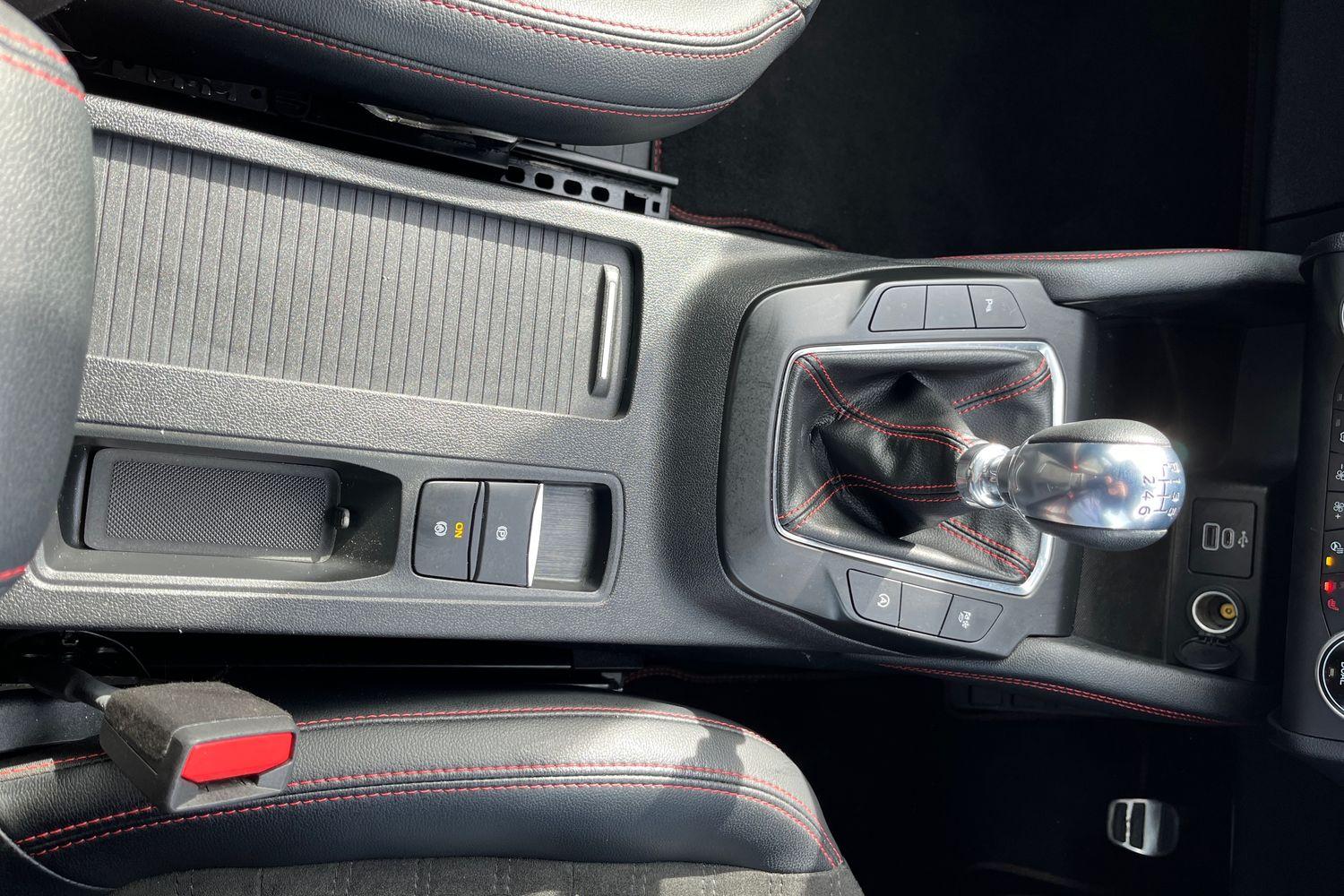 Ford KUGA Photo 29