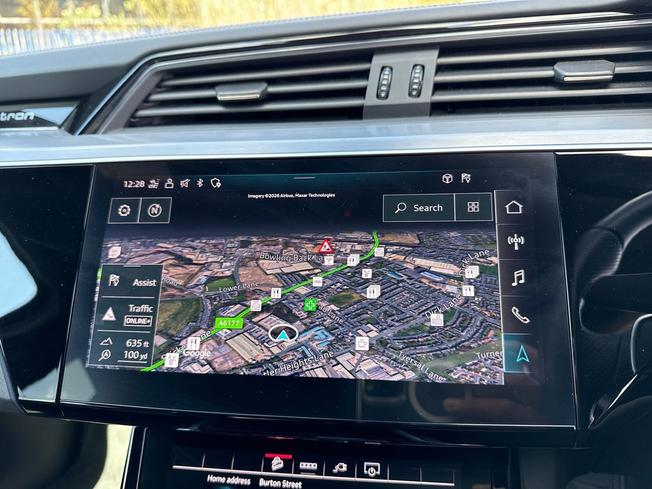 AUDI e-tron Photo 41
