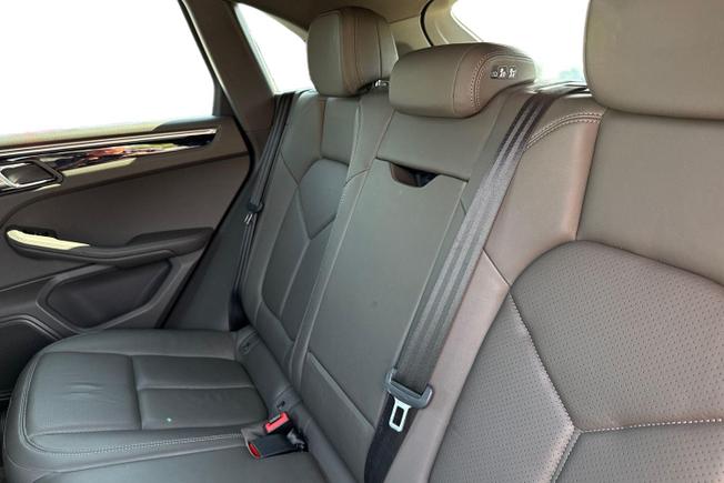 PORSCHE Macan Photo 9