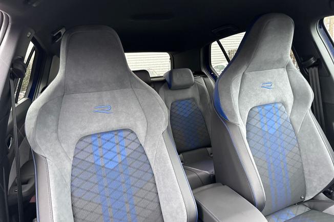 VOLKSWAGEN Golf Photo 26
