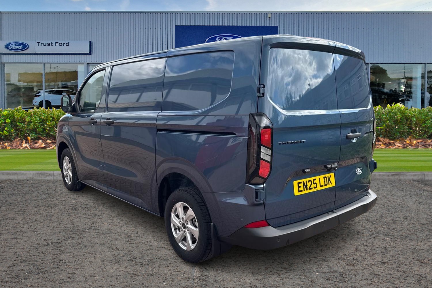 Ford TRANSIT CUSTOM Photo 1