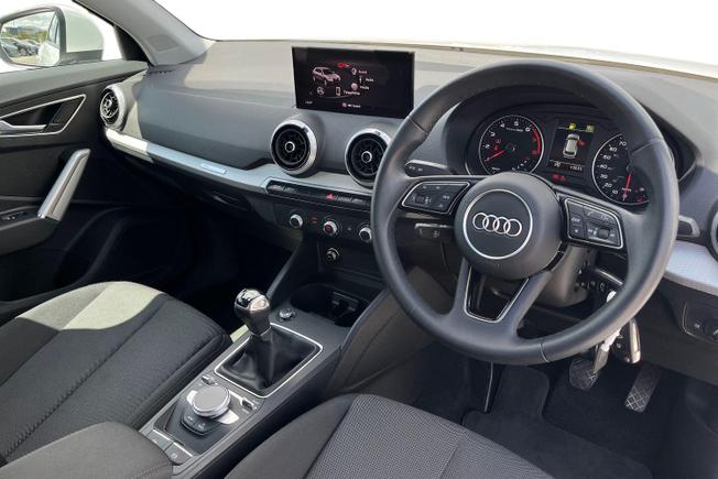 Audi Q2 Photo 6