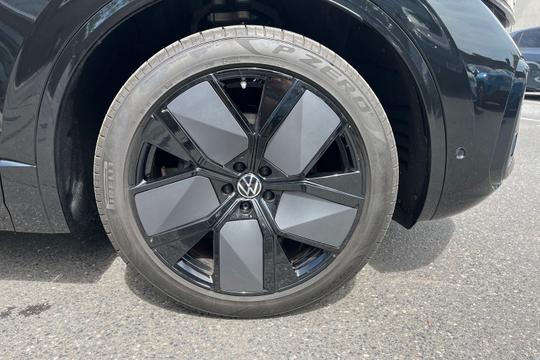 Volkswagen Touareg Photo autoimg-4ada9da6506f534631c8aa638d7ff8e84548660b.jpg