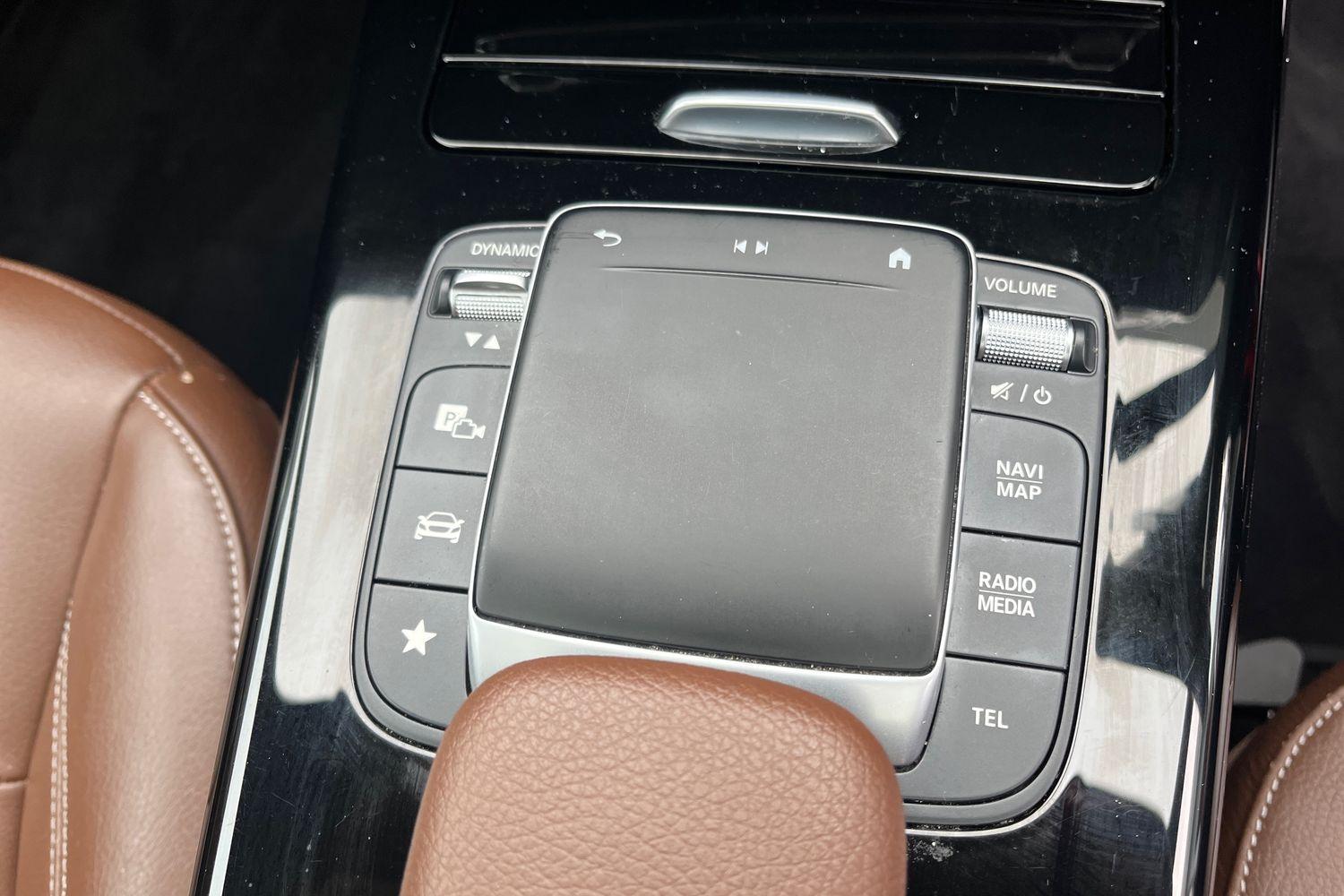 Mercedes-Benz CLA Photo 26