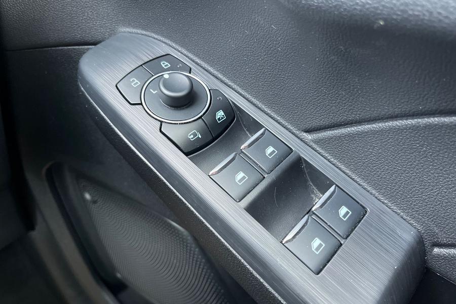 Ford KUGA Photo autoimg-4ae225b79ae207e2a92e0830c1abb45a4776e488.jpg