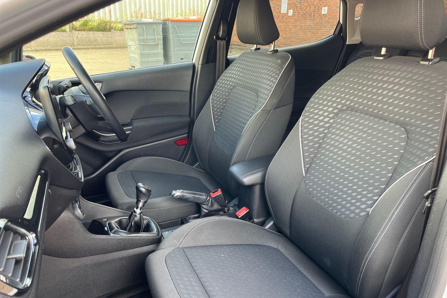 Ford Fiesta Photo 18