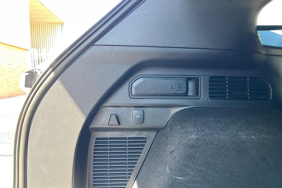 Ford Kuga Photo autoimg-4ae5df551a73ec209a06805afab1c704256b20e3.jpg