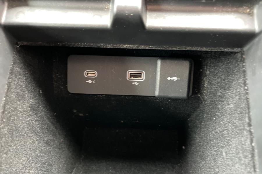 Land Rover RANGE ROVER EVOQUE Photo autoimg-4aeaa70f9ff9398bd17cfbb0ce067c33d6833b3f.jpg