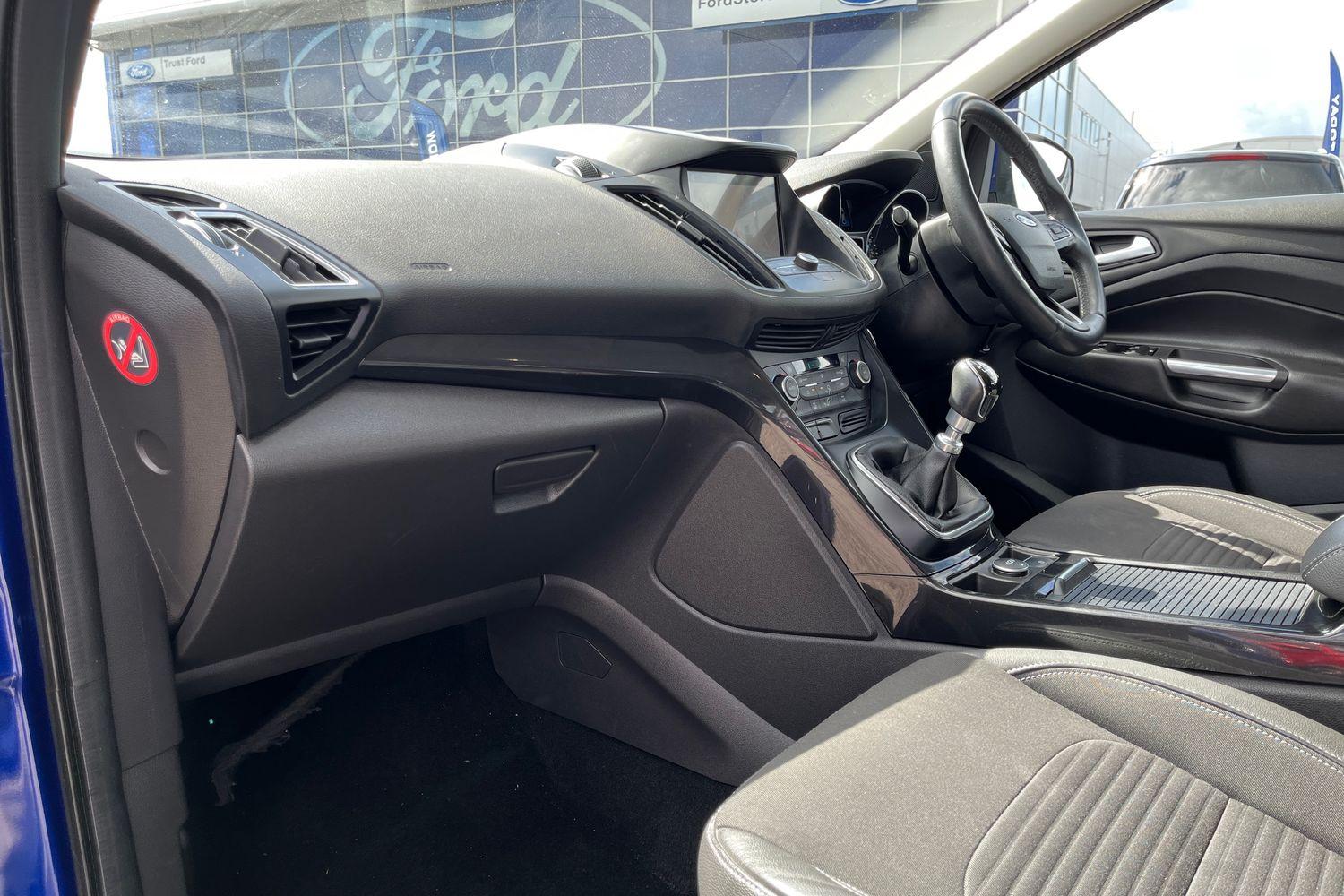 Ford KUGA Photo 17