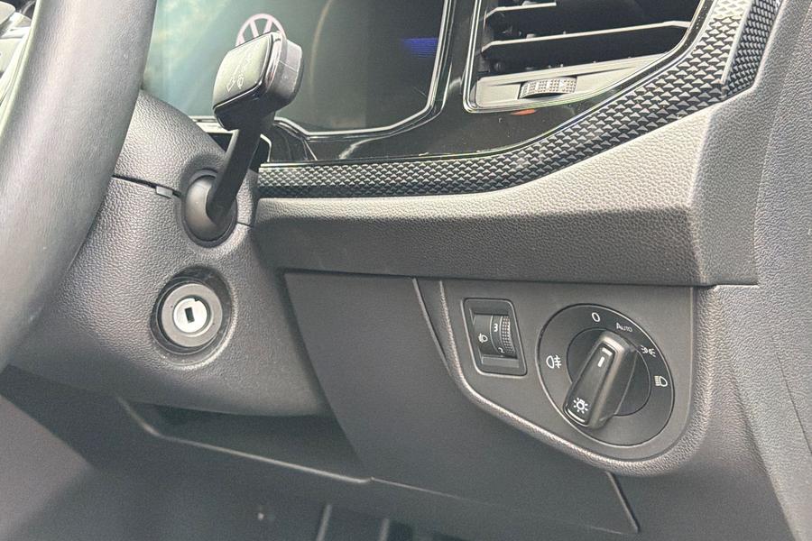 Volkswagen POLO Photo autoimg-4af03ab988ef94f7390f5dab8ef16be42dd98d60.jpg