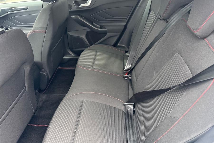 Ford FOCUS Photo autoimg-4af3c2a39db3e65307517dcce5158d6592e642f9.jpg