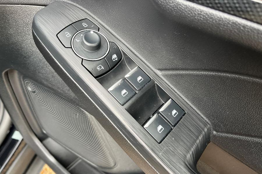 Ford Kuga Photo autoimg-4af67818d4c88d4a70e278aada35df9ff5809fbf.jpg