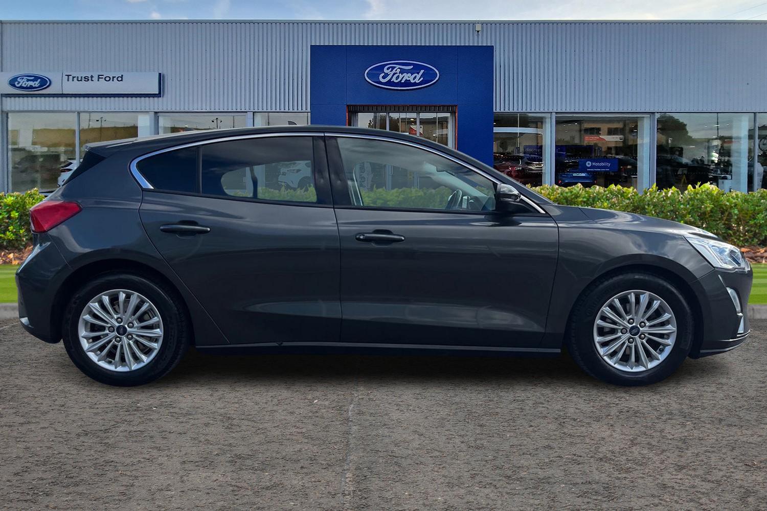 Ford FOCUS Photo 2