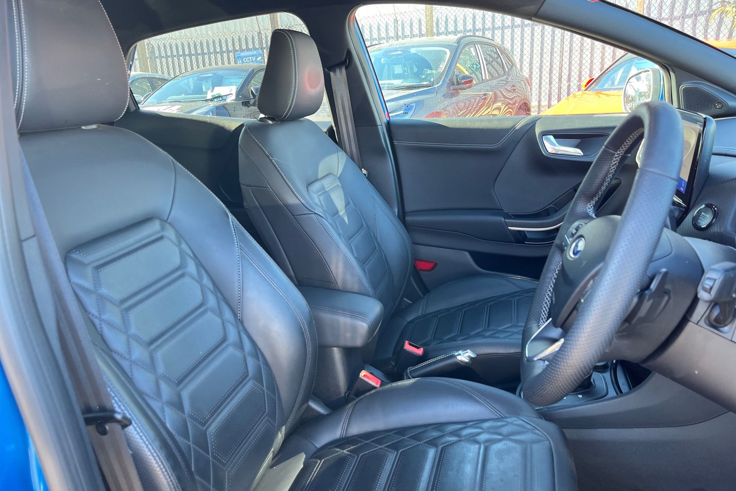 Ford PUMA Photo 16