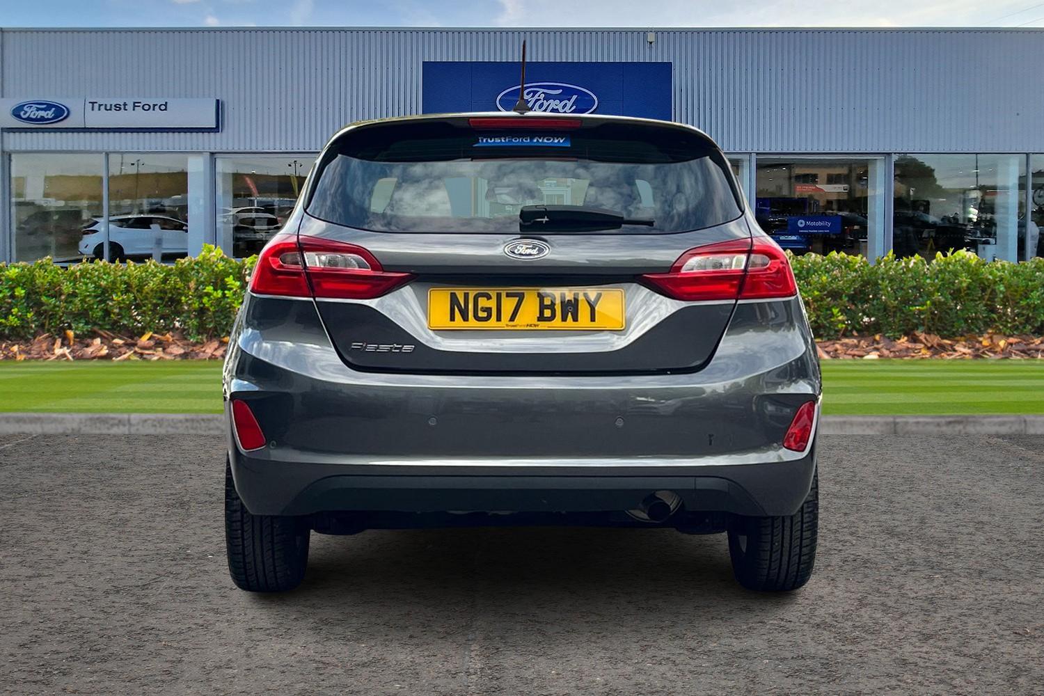 Ford FIESTA Photo 6
