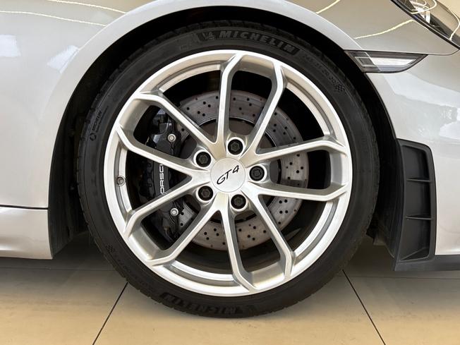 PORSCHE 718 Cayman Photo 24