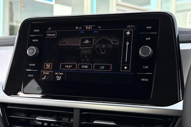 VOLKSWAGEN T-Roc Photo 33